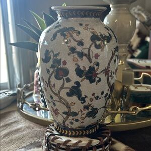 Zhongguo Zhi Zao - China Ceramic Vase